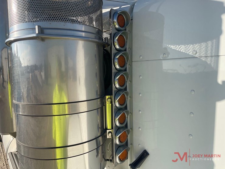 2013-peterbilt-388-image-20