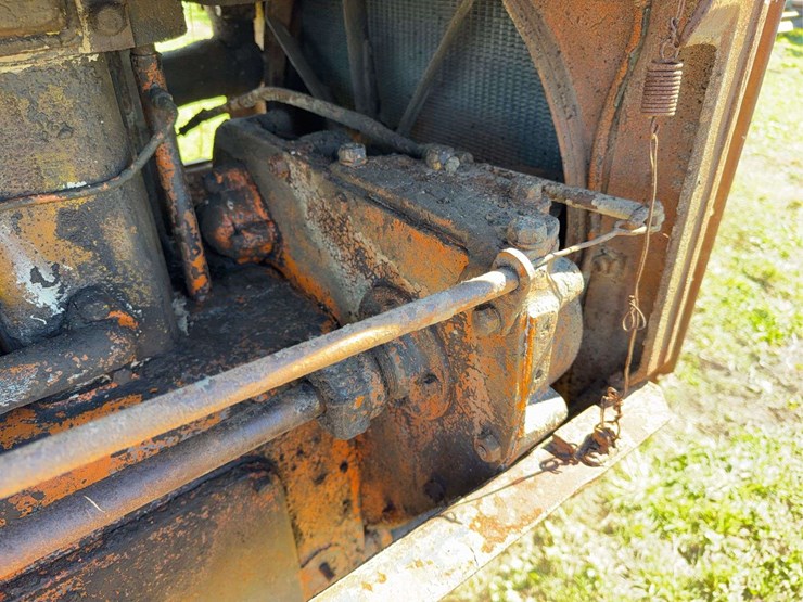caterpillar-thirty-image-15