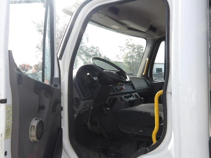 2019-freightliner-m2-dump-truck-image-18