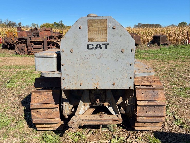 caterpillar-ten-image-4