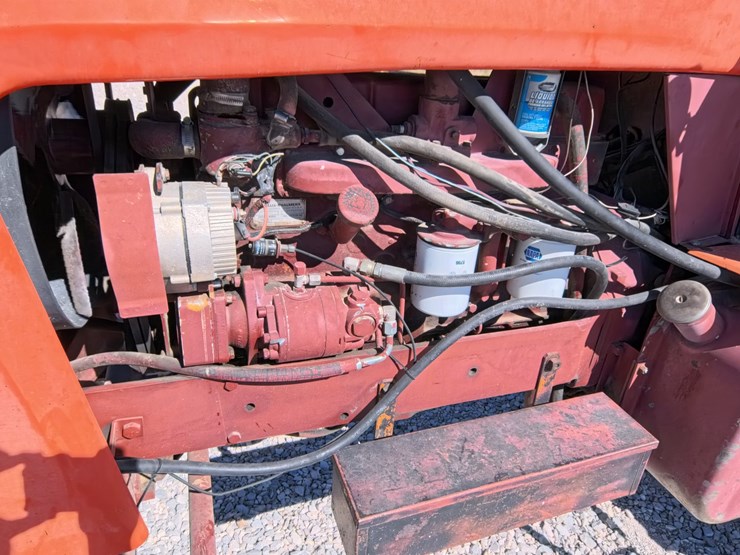 #1026-•-allis-chalmers-7000-tractor-image-13