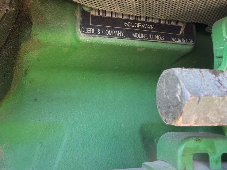 2011-john-deere-8360r-tractor-image-99