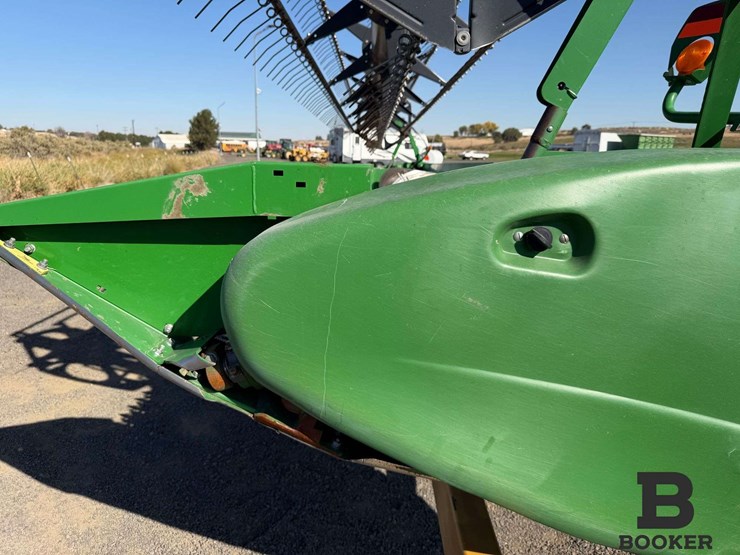 2011-john-deere-630r-platform-header-image-11
