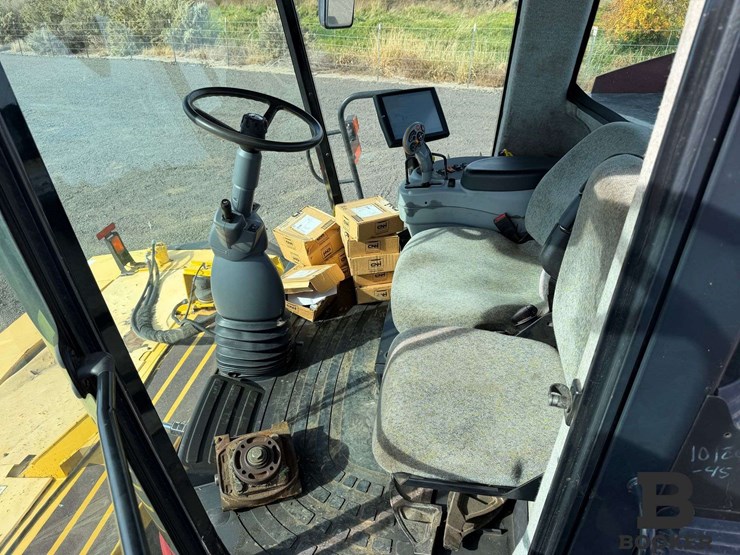 2016-new-holland-260gms-image-81