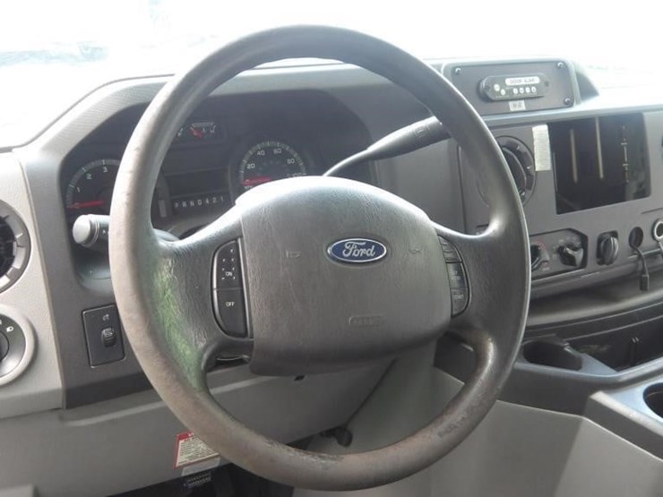 2016-ford-e450-image-18