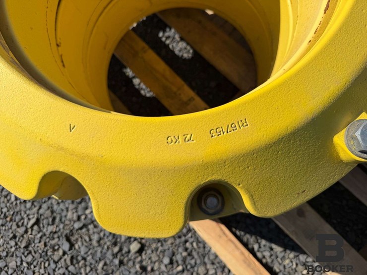 2011-john-deere-8360r-tractor-image-119