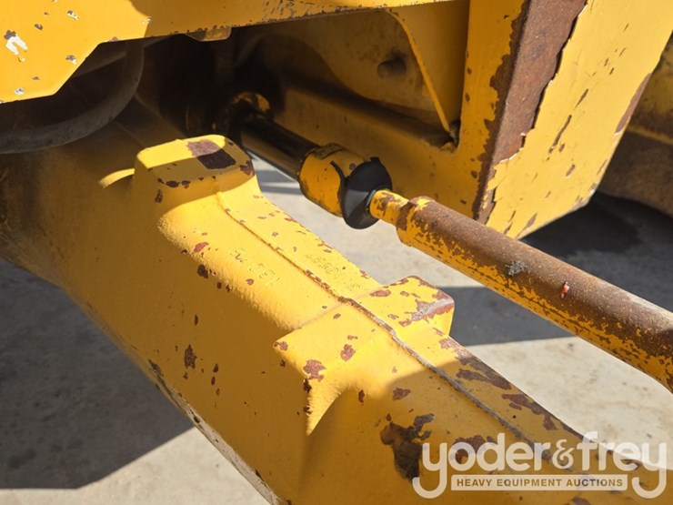 2015-deere-310sk-image-25