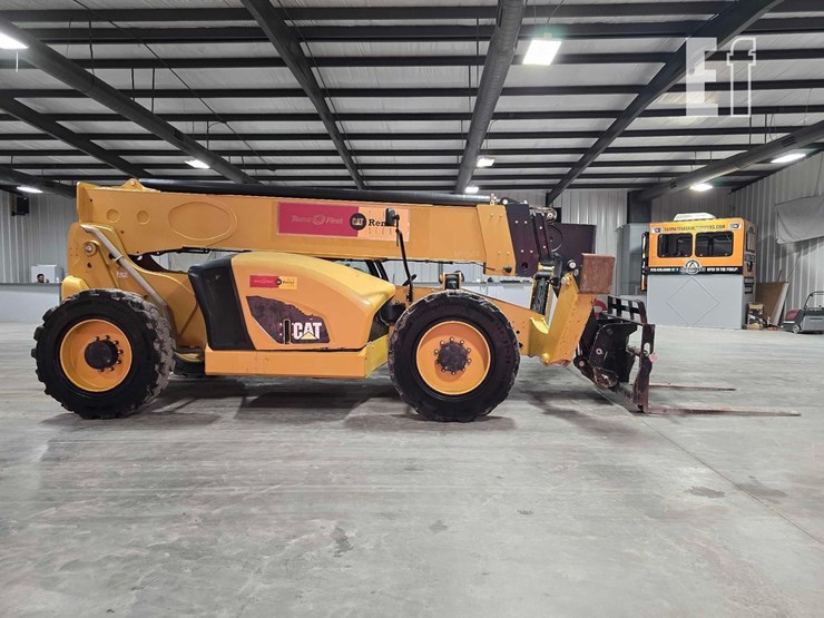 2018-caterpillar-tl1055d-image-6