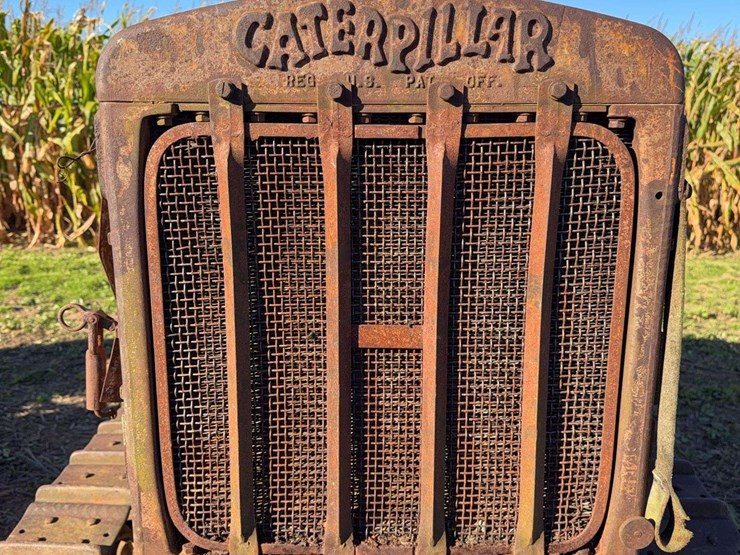 caterpillar-ten-high-clear-image-14