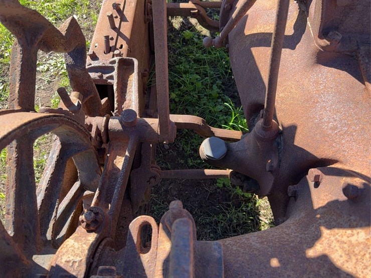fordson-trackson-f-image-35
