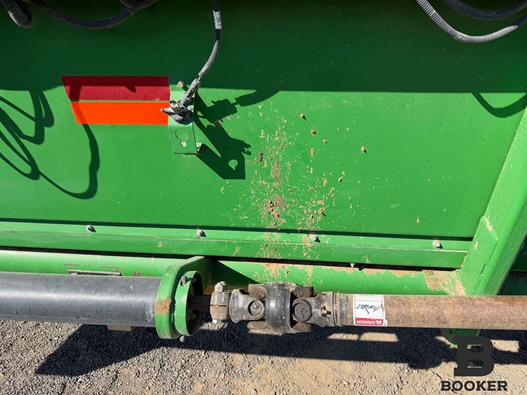 2011-john-deere-630r-platform-header-image-26