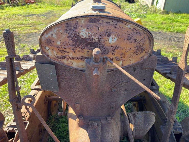 fordson-trackson-f-image-33