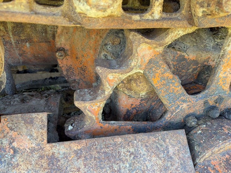 caterpillar-thirty-image-43