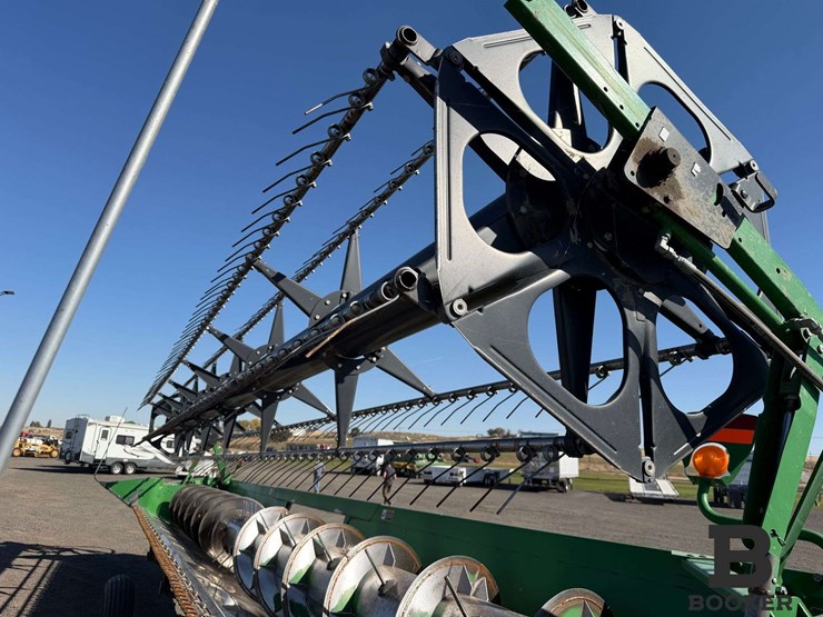 2011-john-deere-630r-platform-header-image-19