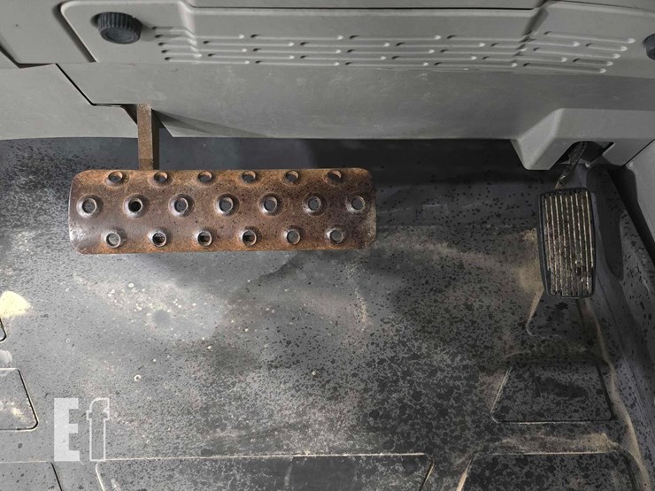 2018-caterpillar-tl943d-image-16