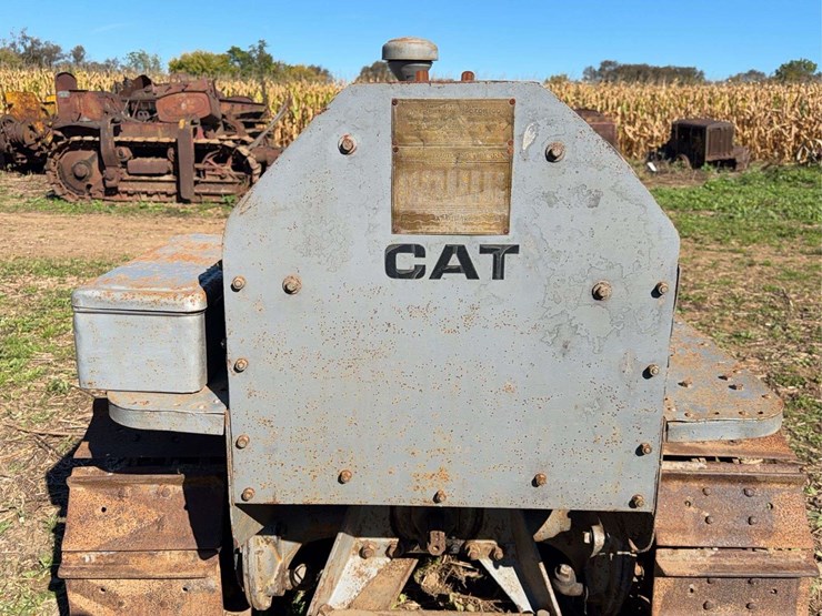 caterpillar-ten-image-33