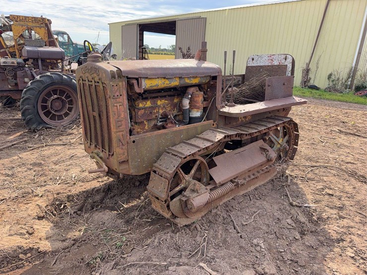 caterpillar-ten-image-7