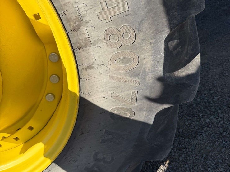2011-john-deere-8360r-tractor-image-19