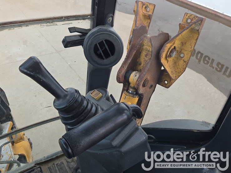 2015-deere-310sk-image-55