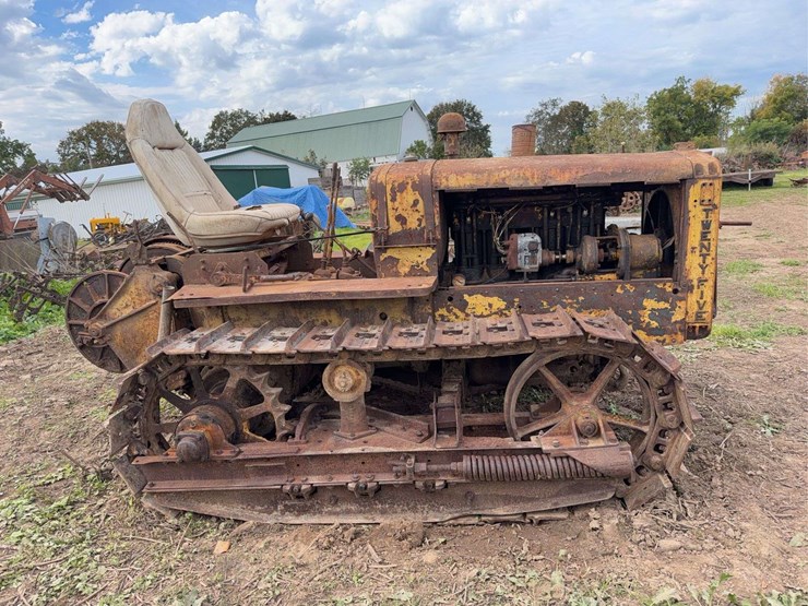caterpillar-twenty-five-image-2