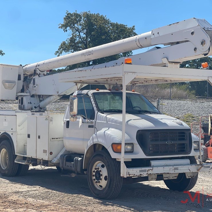 2003 FORD F750