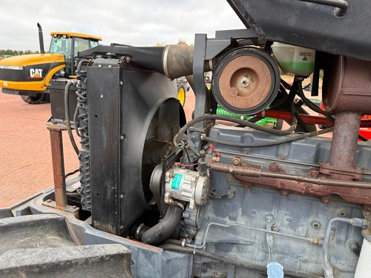 new-holland-8160-image-31