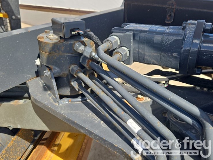2020-deere-770gp-image-28