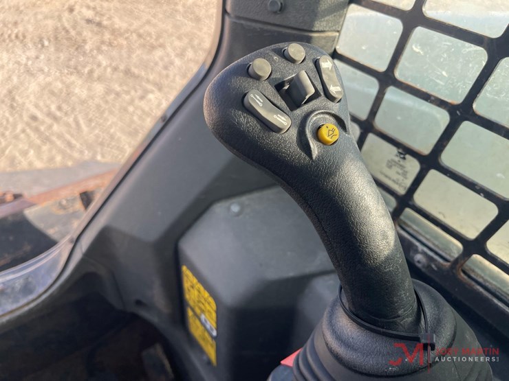 2021-bobcat-t76-image-23