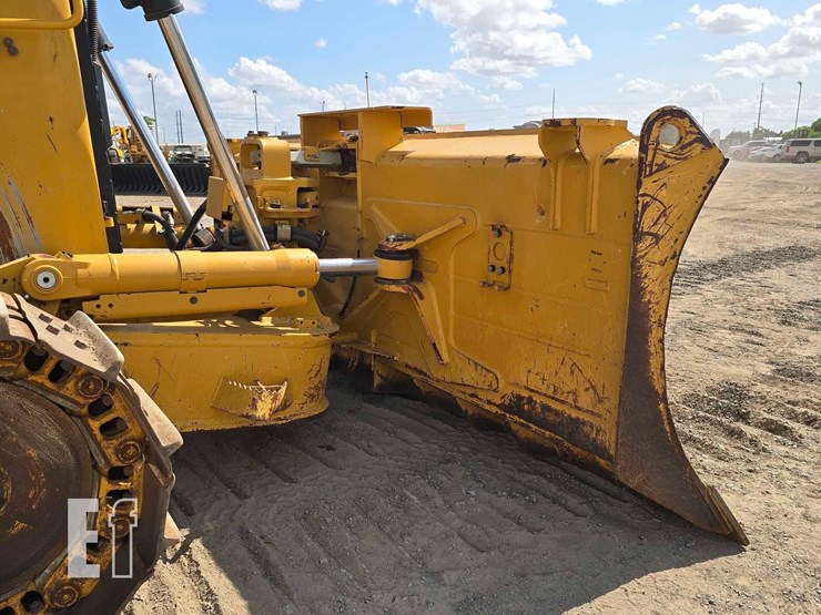 2019-caterpillar-d6t-xl-image-11