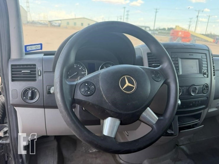 2018-mercedes-benz-sprinter-3500-image-10