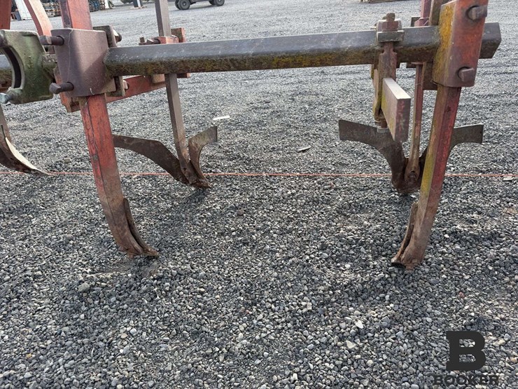 4-row-3pt-cultivator-image-9