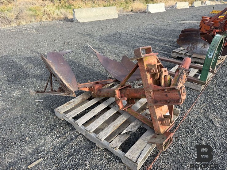 single-bottom-roll-over-plow-image-5