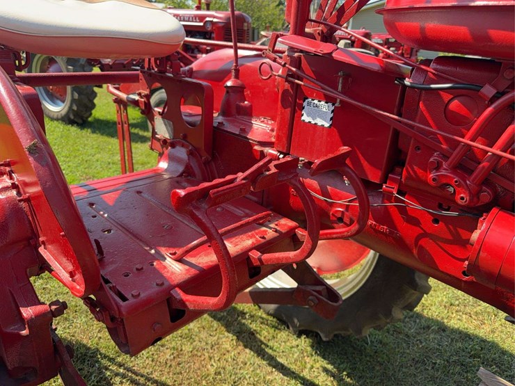 1947-farmall-av-image-16