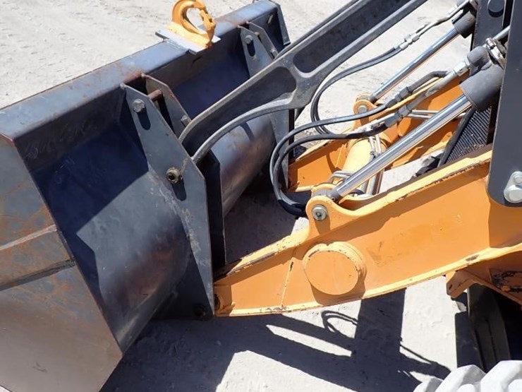 2019-case-570n-ep-skip-loader-image-8