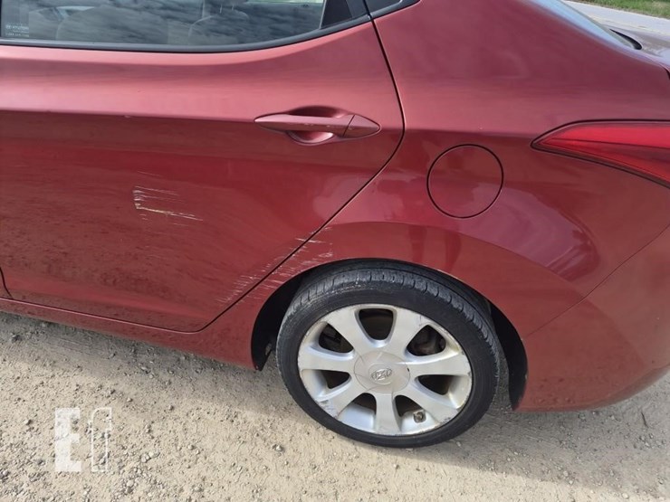 2011-hyundai-elantra-image-11
