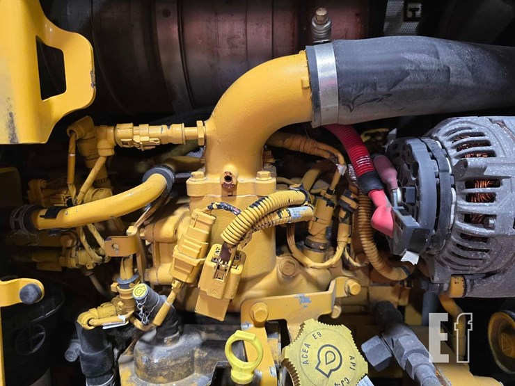 2022-deere-650k-lgp-image-39