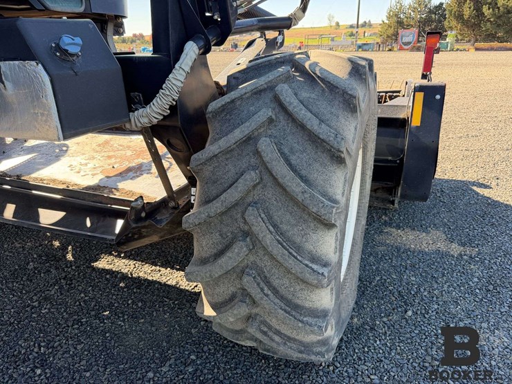 2016-macdon-m155e4-windrower-image-55