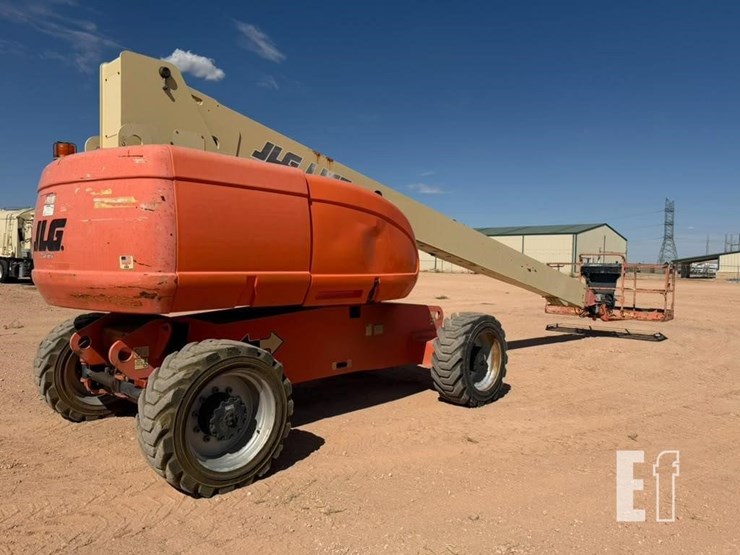 2008-jlg-800s-image-5