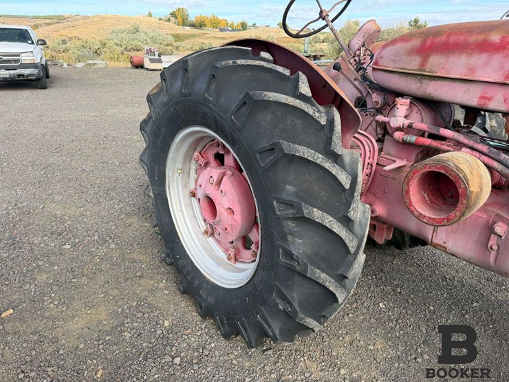 1951-ih-mccormick-w6-tractor---non-running-image-14