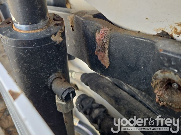 2021-bobcat-t66-image-29