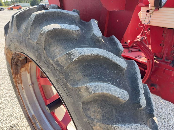 farmall-560-diesel-image-27