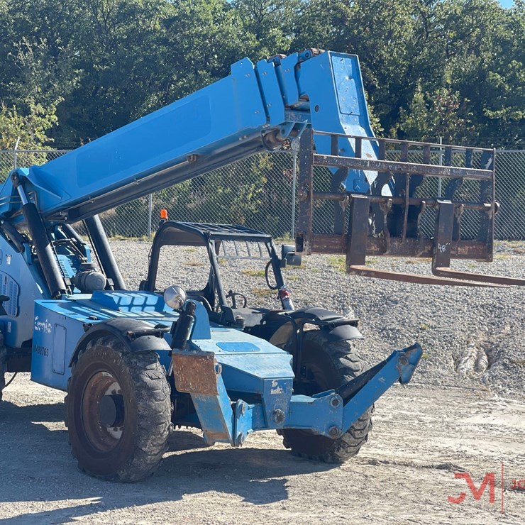 2016 GENIE GTH1056
