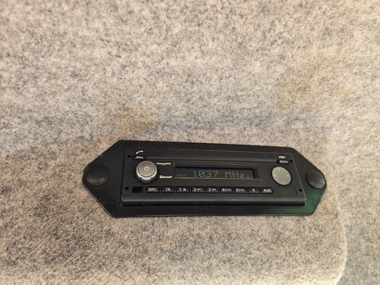 2019-john-deere-6-image-57
