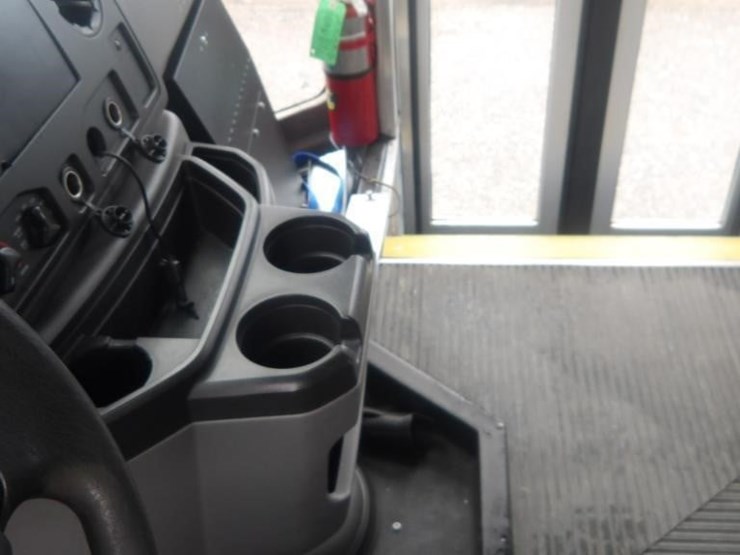 2016-ford-e450-image-25