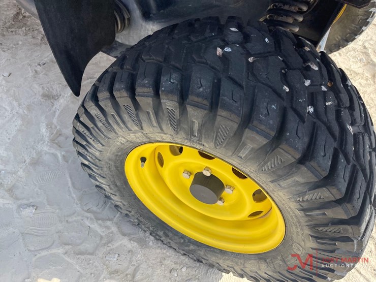 john-deere-gator-image-11