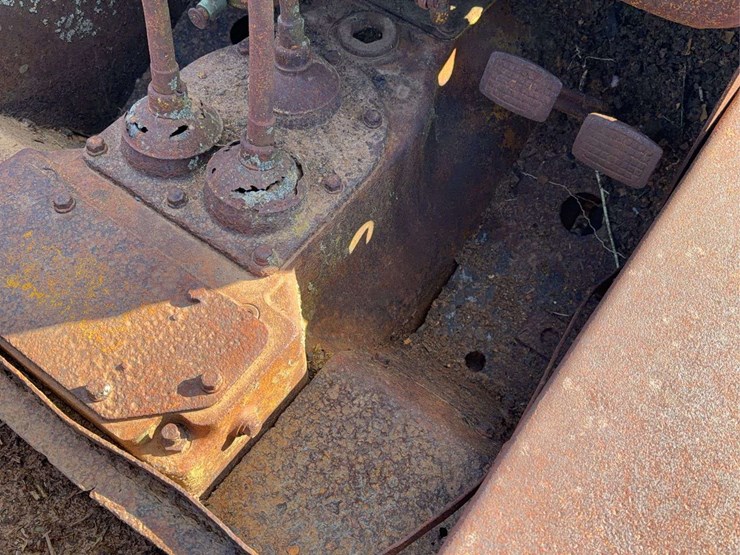 caterpillar-twenty-two-image-19