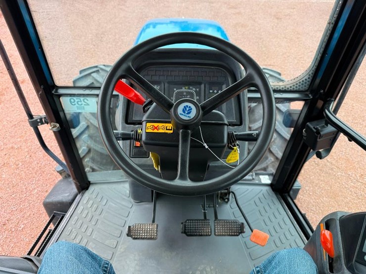new-holland-8160-image-49