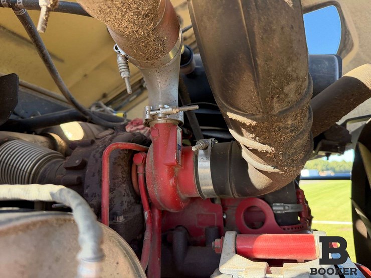 2016-macdon-m155e4-windrower-image-69