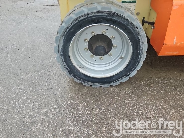 2015-jlg-4069le-image-19