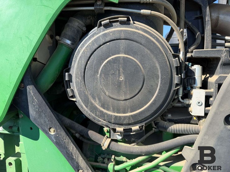 2011-john-deere-8360r-tractor-image-94